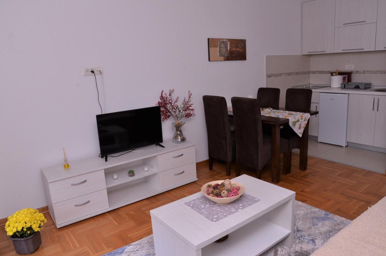 Apartmani Sloboda 兹拉蒂博尔 外观 照片