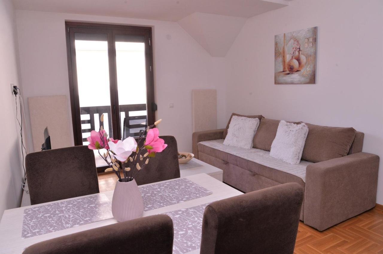 Apartmani Sloboda 兹拉蒂博尔 外观 照片